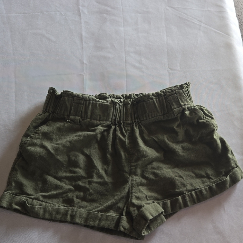 Iris Dark Green Women's Linen Shorts